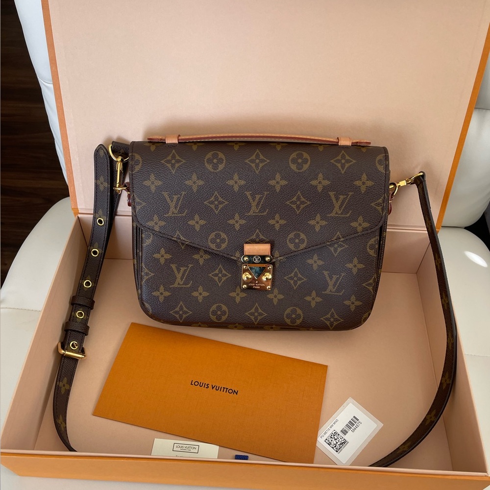 Louis Vuitton Pochette Métis Monogram